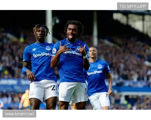 利兹联中场近期展现关键组织能力,助力球队状态回暖与胜利争取