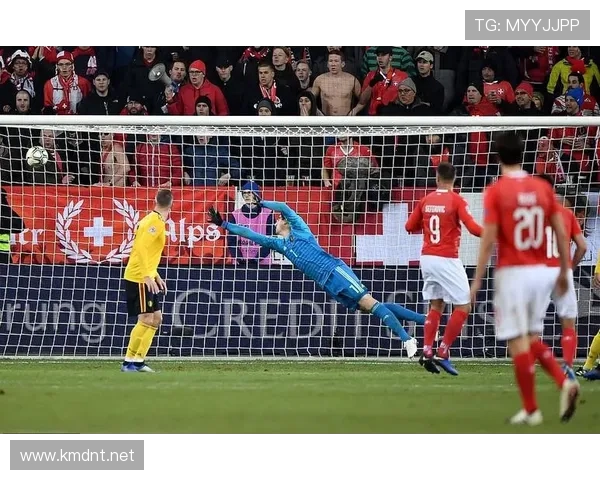 库尔图瓦：大场面连续神扑的终极“大场面门将”代表