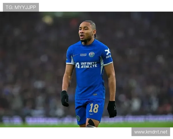 切尔西大规模引援持续引争议，对球队稳定表现与赛季竞争产生双重影响