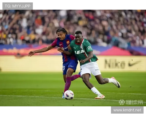 巴萨防线集体失魂?从稳固到频频被打穿,问题藏不住了 巴萨防线集体失魂?从稳固到频频被打穿,问题藏不住了