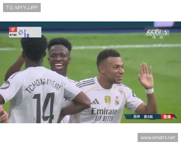 维尼修斯 vs 姆巴佩:速度型巨星巅峰期对决解析 维尼修斯 vs 姆巴佩:速度型巨星巅峰期对决解析