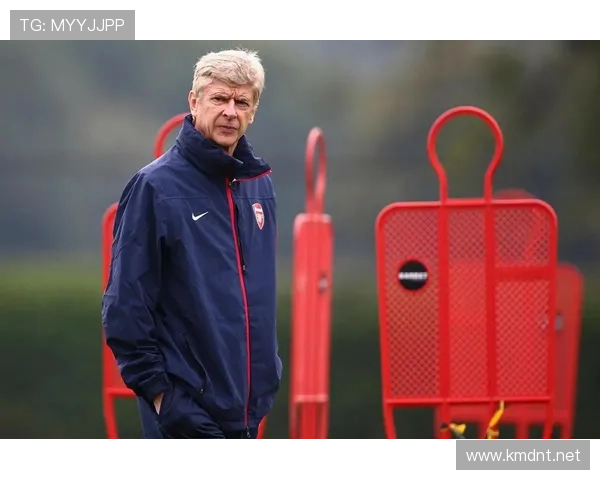 利物浦战术僵化问题显现,克洛普体系遭遇阶段性挑战 利物浦战术僵化问题显现,克洛普体系遭遇阶段性挑战