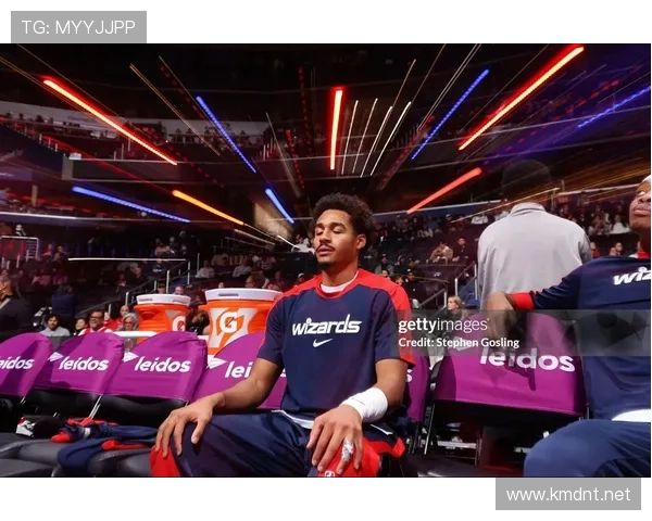 乔丹·普尔无球掩护助勇士拉开空间提升三分效率