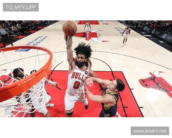 怀特突破创造后卫错位，三分命中率显著提升拉开球队进攻空间