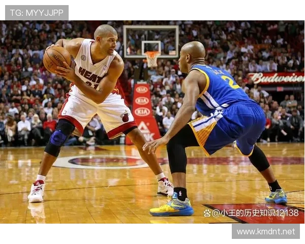 【篮球新手必看】卡位犯规规则深度解析：如何正确抢占位置